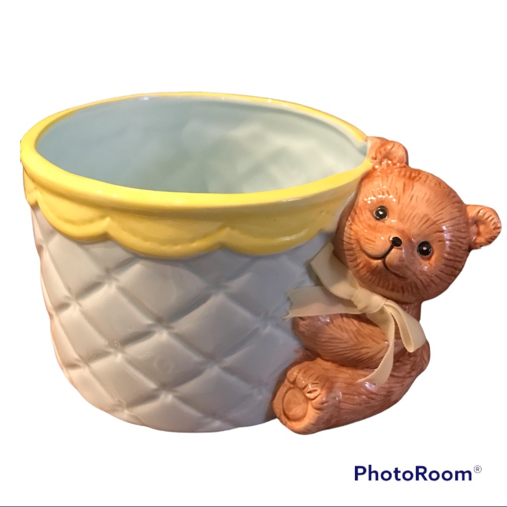 Vintage 1987 brown teddy bear blue and yellow quilted planter/candy dish